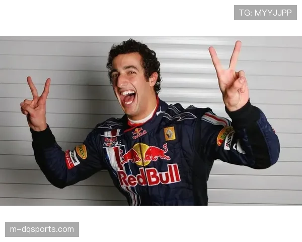 阿尔伯特公园围场：里卡多携本土澳式橄榄球明星亮相，引发车迷欢呼